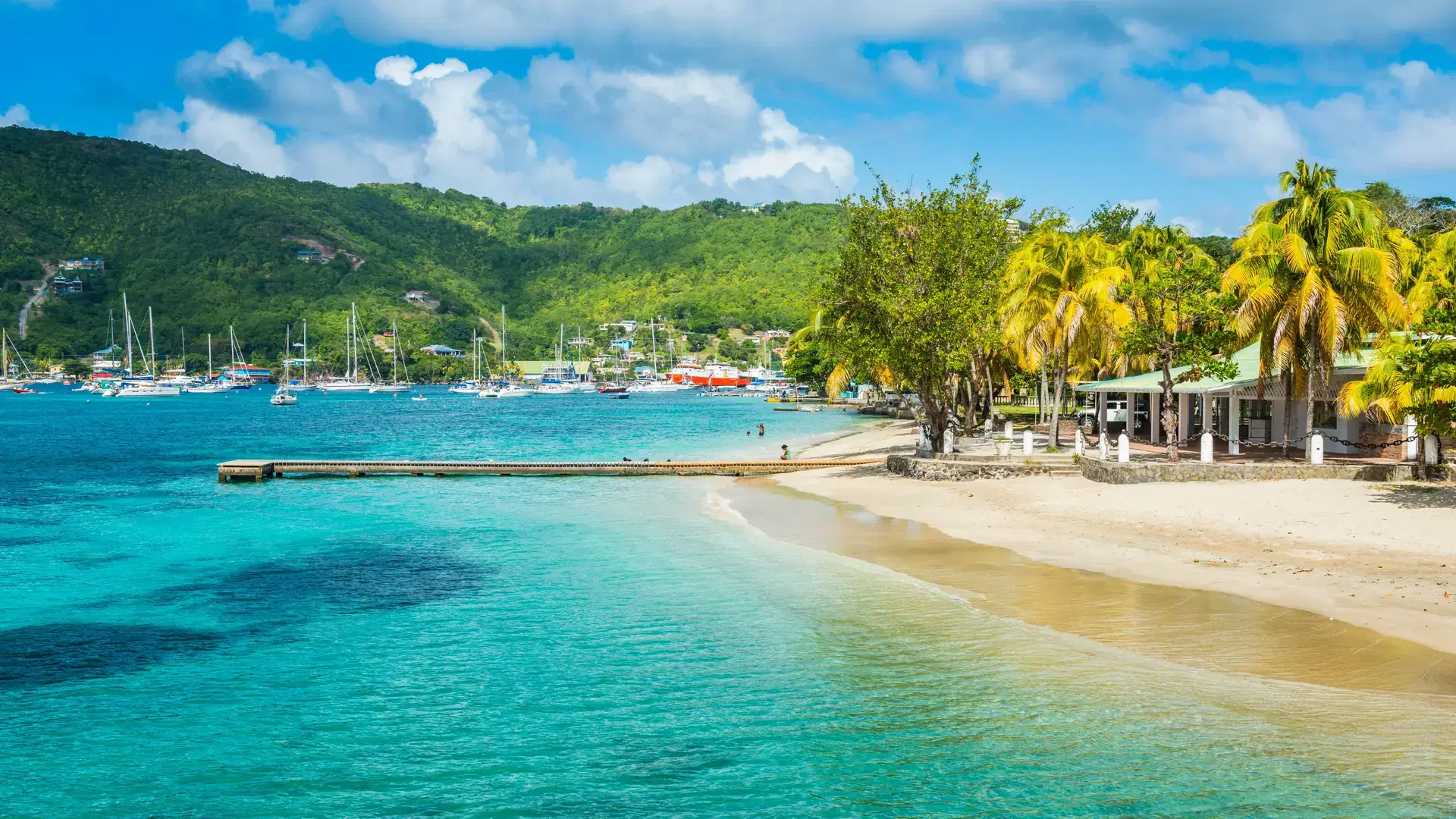 Town beach of Port Elizabeth, Admiralty Bay, Bequia, The Grenadines, St. Vincent and the Grenadines, Windward Islands, West Indies, Caribbean, Central America