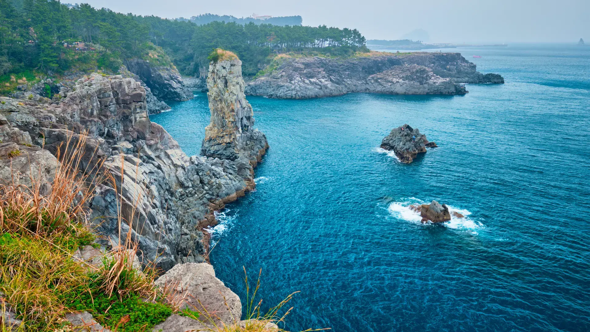 Oedolgae Rock tourist attraction, Jeju island, South Korea