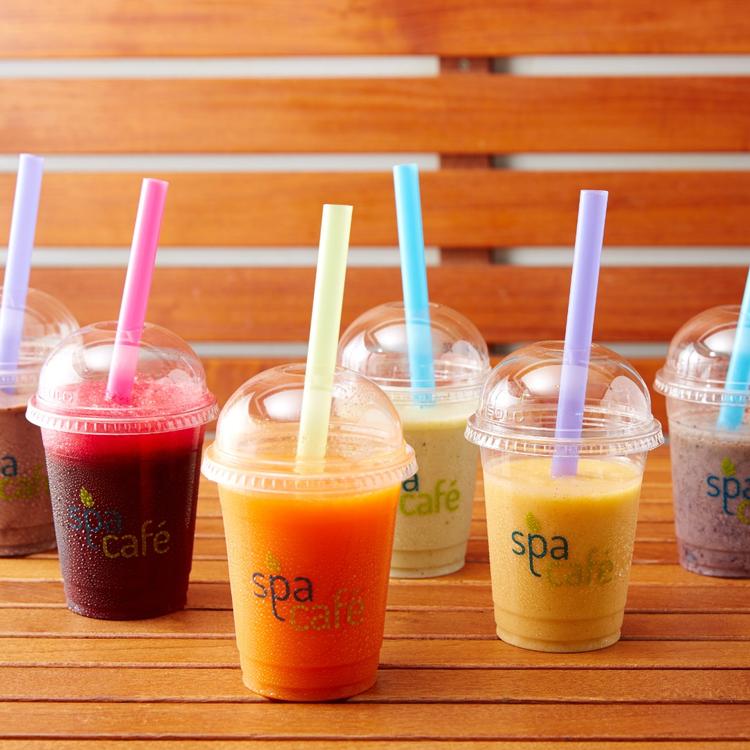 Smoothies in cups