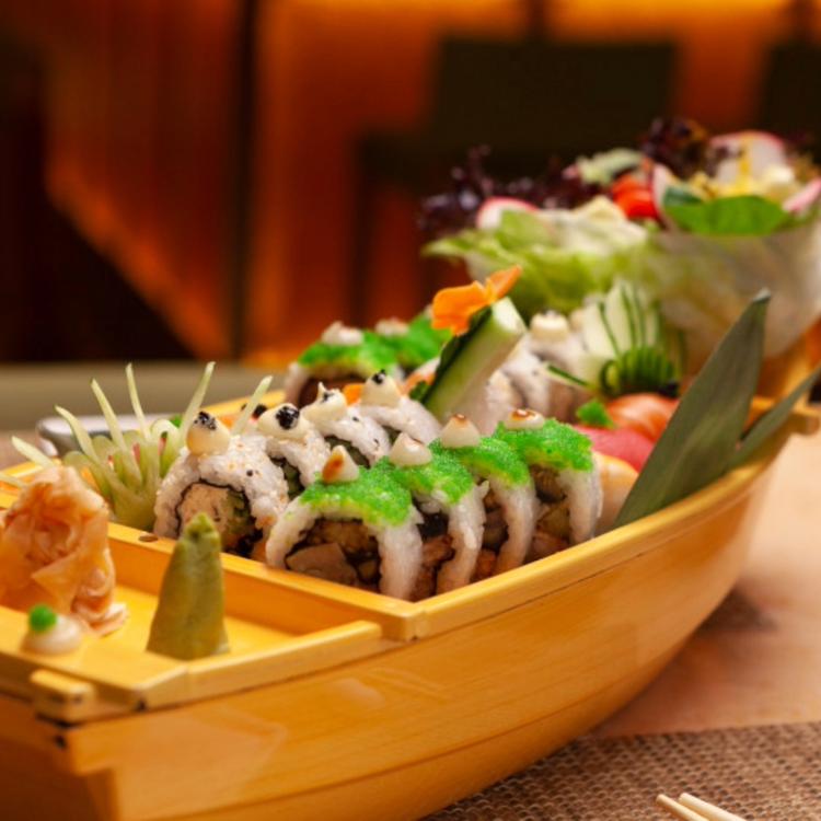 sushi boat