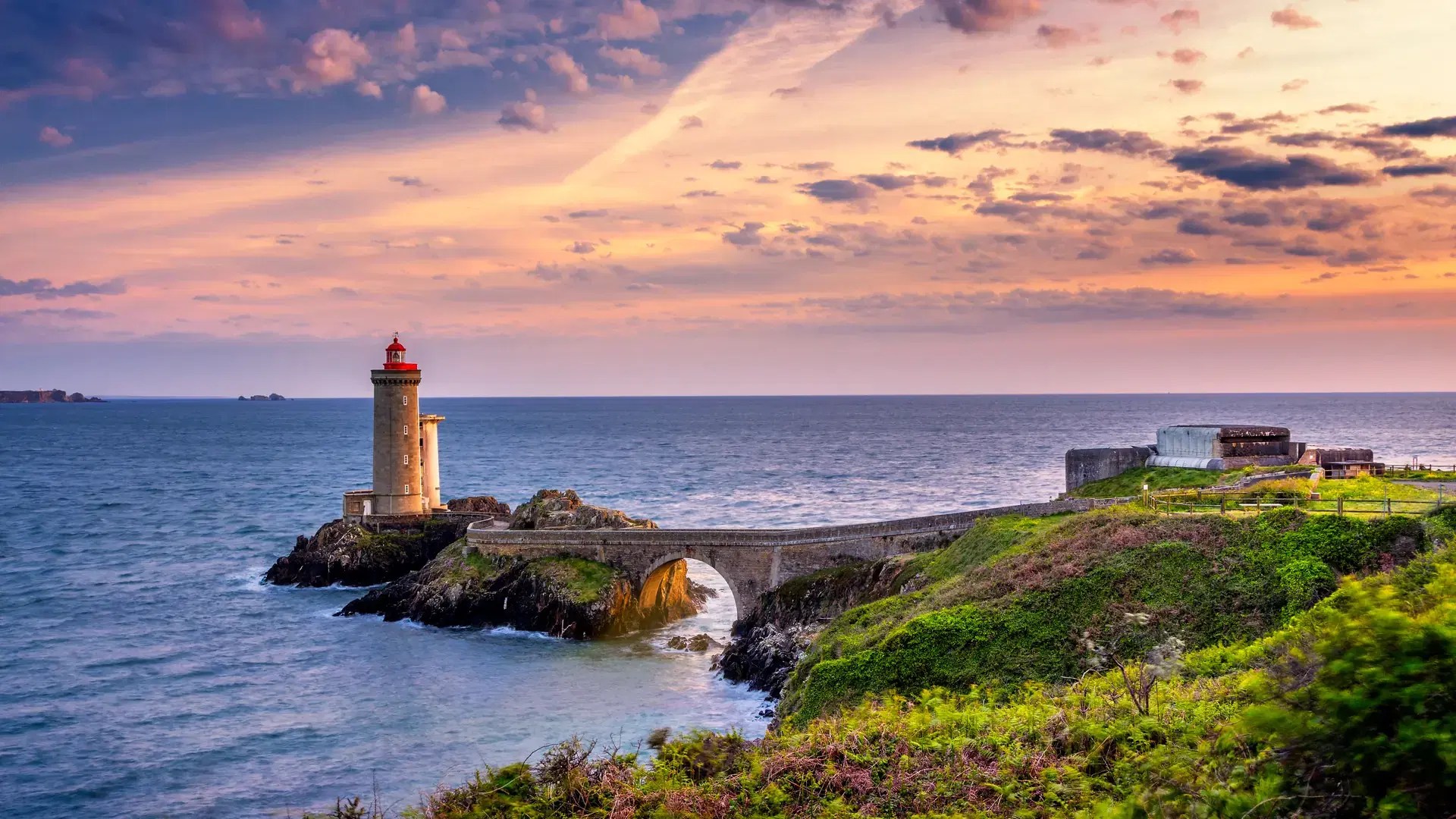Lighthouse Phare du Petit Minou in Plouzane, Fort du Petit Minou, Brittany (Bretagne), France.