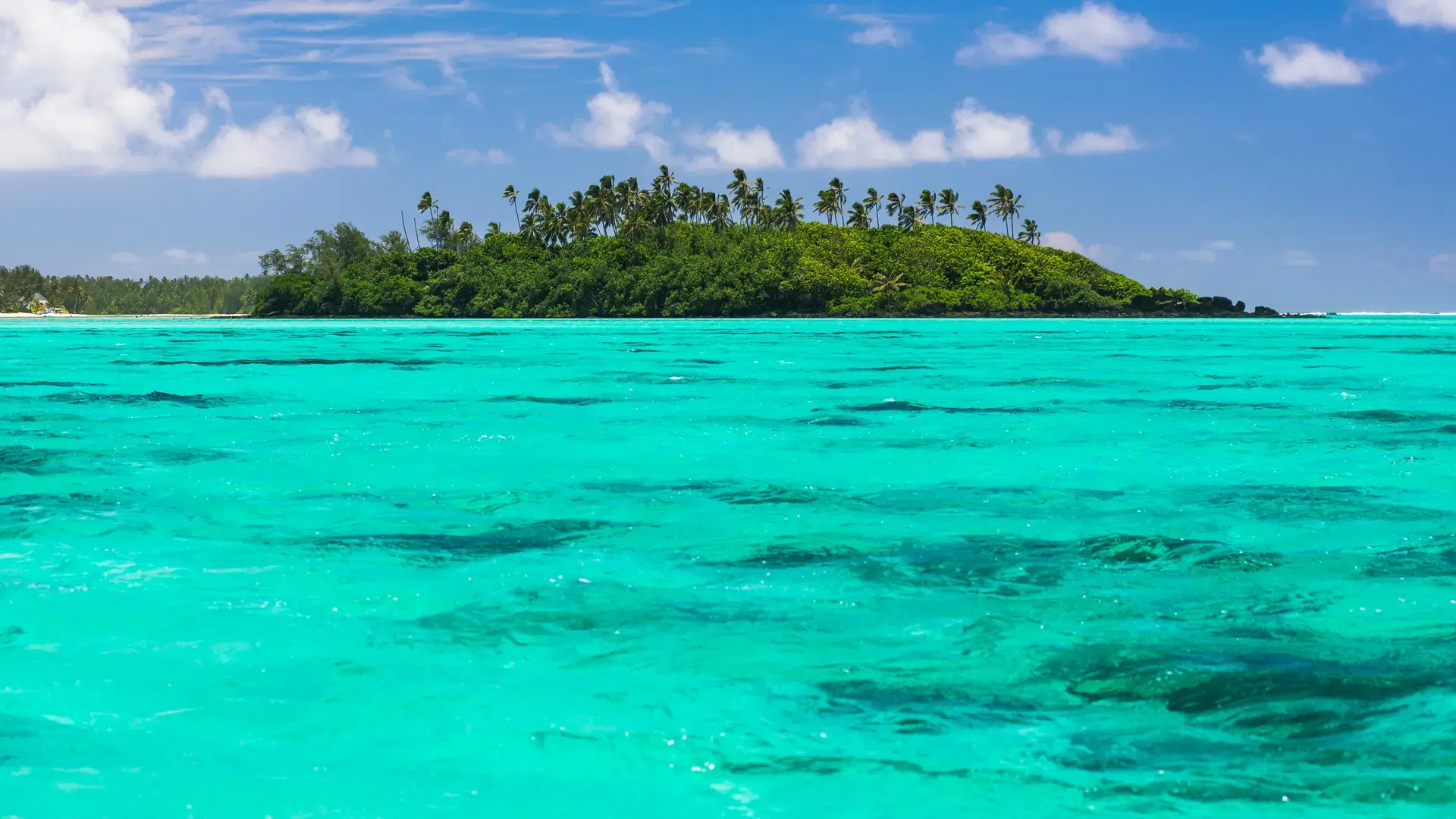 Motu Taakoka Island in Muri Lagoon, Rarotonga, Cook Islands, South Pacific, Pacific